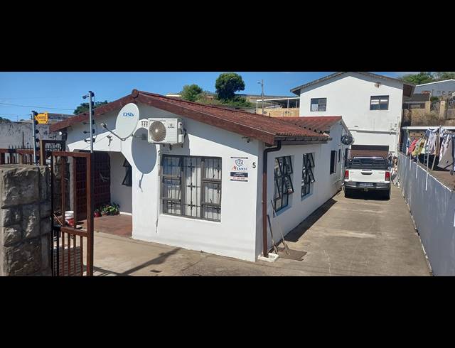 3 BEDROOM SEMI DETACHED FOR SALE IN TRENANCE PARK